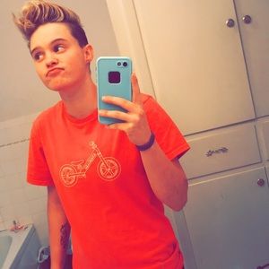 Meet your Posher, Arlisa